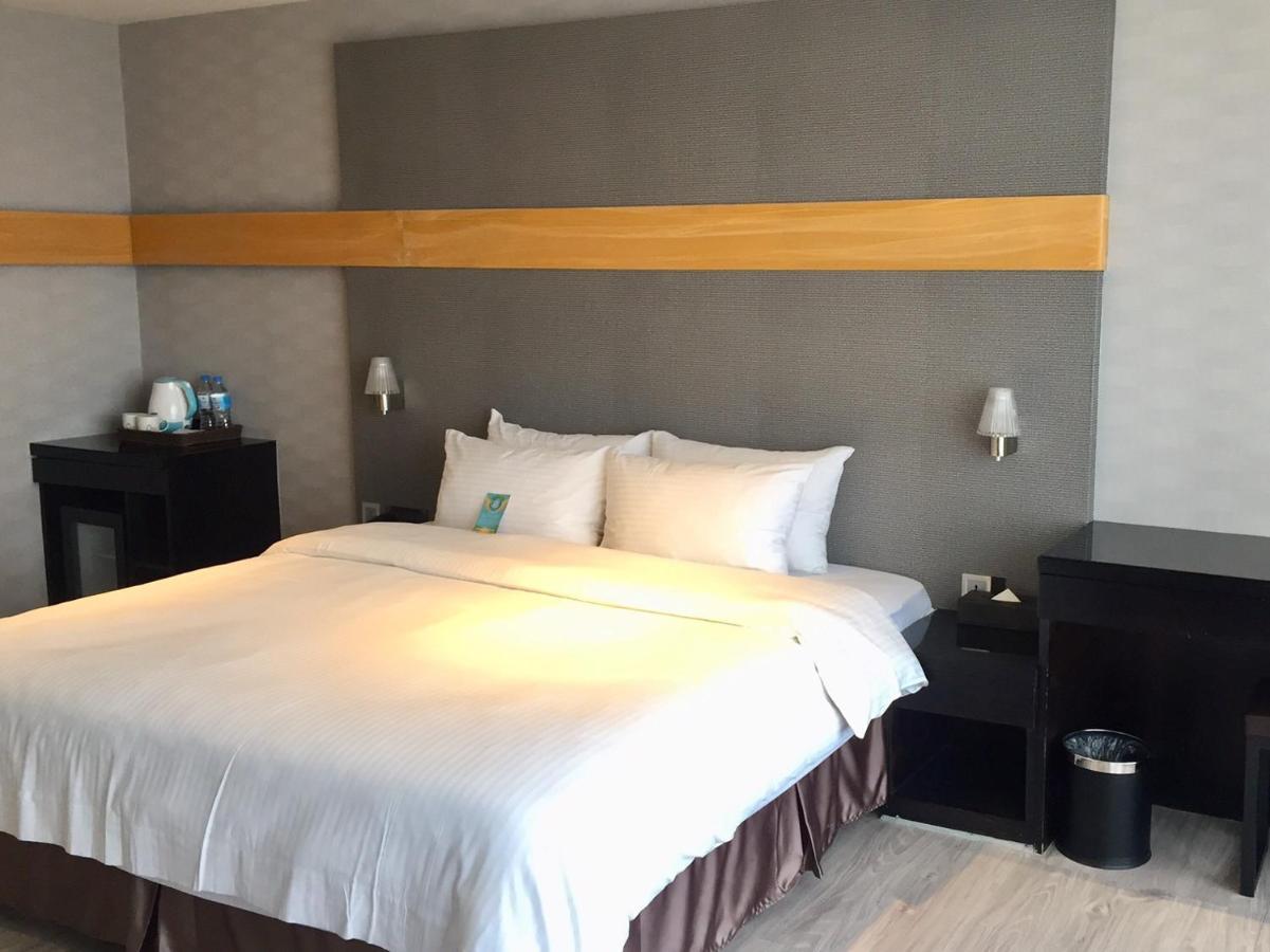 Fengjia Hotel Bell Taichung Exterior foto