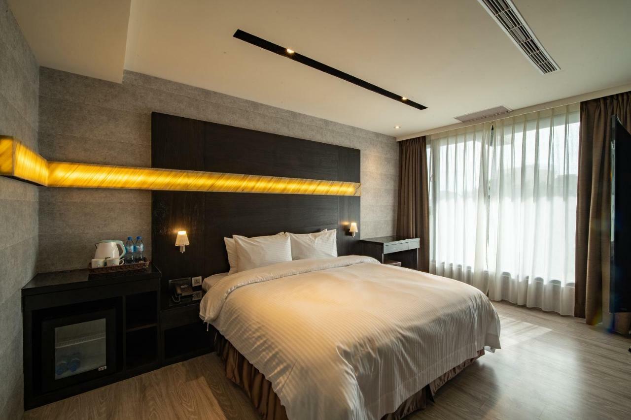 Fengjia Hotel Bell Taichung Exterior foto